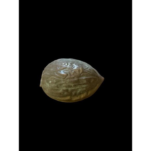 Vintage Brass Walnut Shaped Nutcracker – Large Decorative Piece - Picture 4 of 5